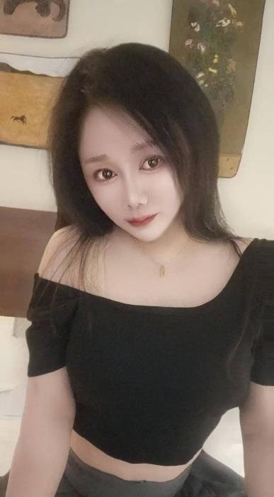 白皙胸大的小姐姐-69俱乐部