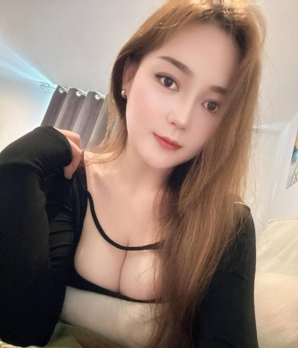 肤白貌美少妇-69俱乐部