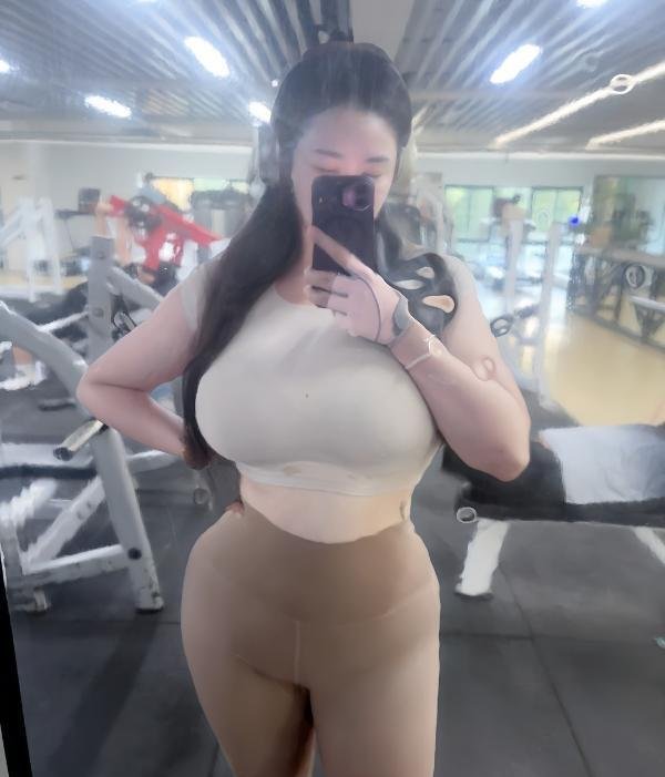 栖霞欧美风小姐姐-69俱乐部