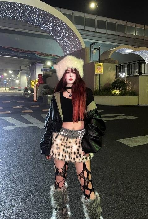 制服诱惑翘臀馨菲老师-69俱乐部