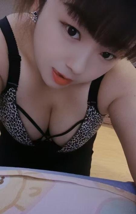 一个胸大的小姐姐-69俱乐部