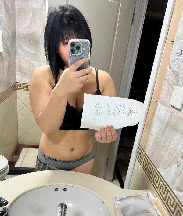 体验微胖精神小妹-69俱乐部