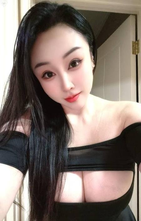 前凸后翘大胸御姐-69俱乐部