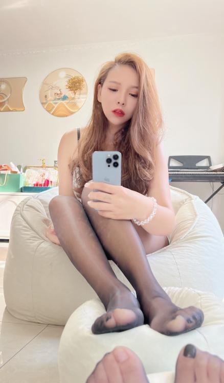 虎门黑丝情趣骚妇萱萱-69俱乐部