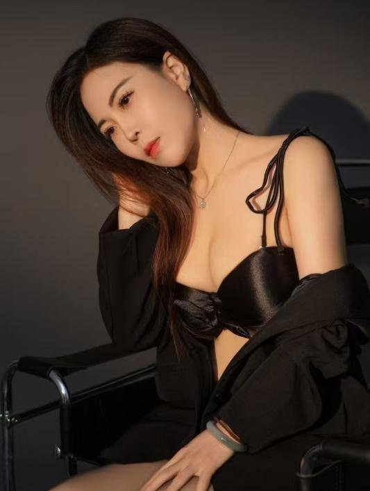 白云美臀少妇-69俱乐部