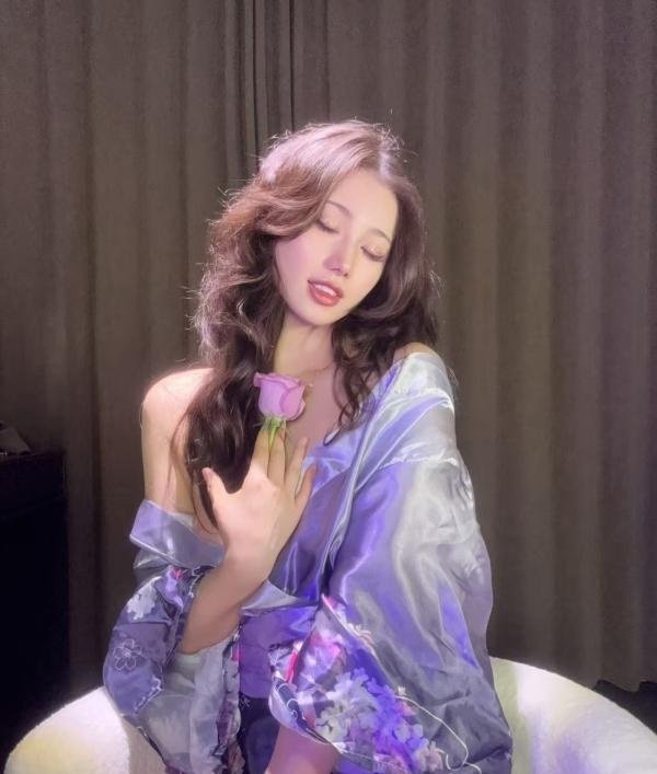 东港女王凯瑟琳-69俱乐部