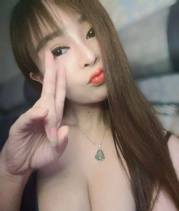 身材娇小大胸妹子-69俱乐部