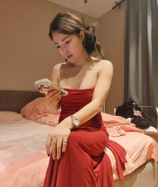 苗条妹子琳达-69俱乐部