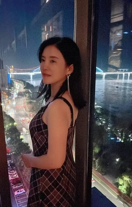 武汉良家骚妇-69俱乐部