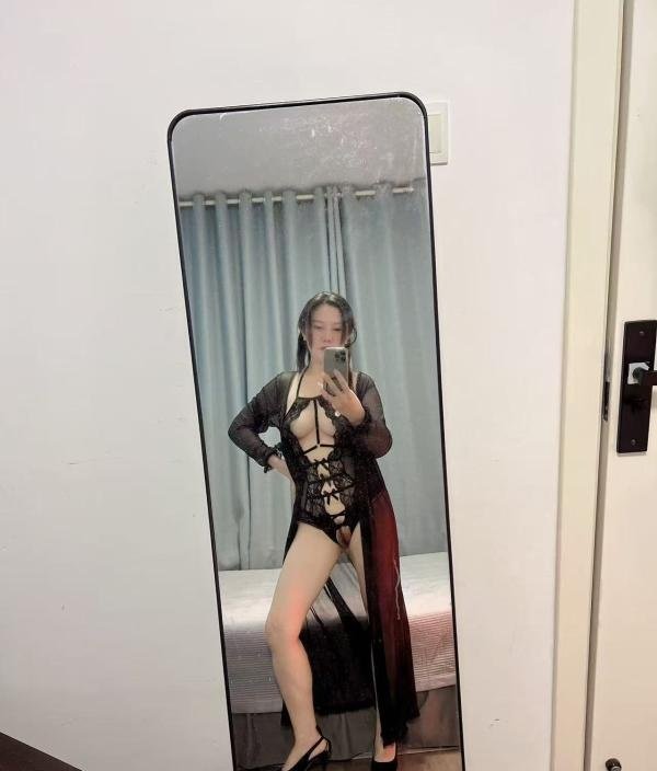 瑶海肤白少妇甜甜-69俱乐部