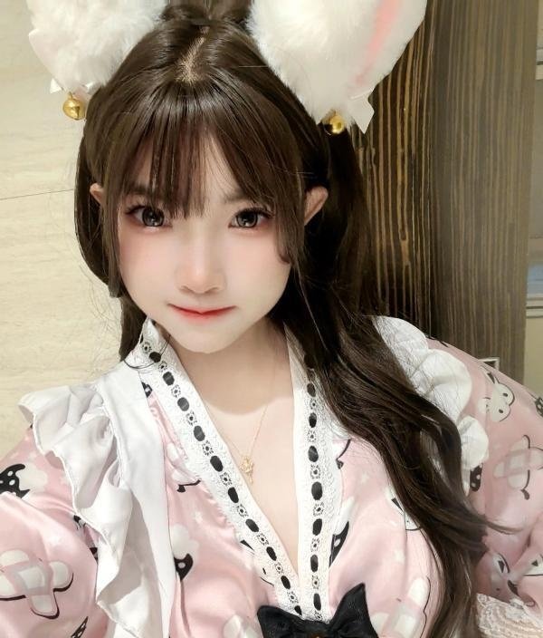 嫩妹萝莉小葡萄-69俱乐部