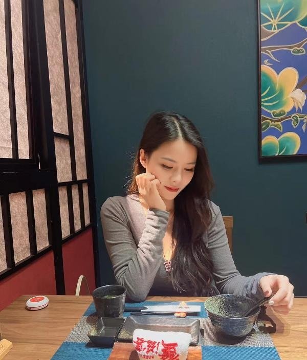 大奶丰臀静静-69俱乐部