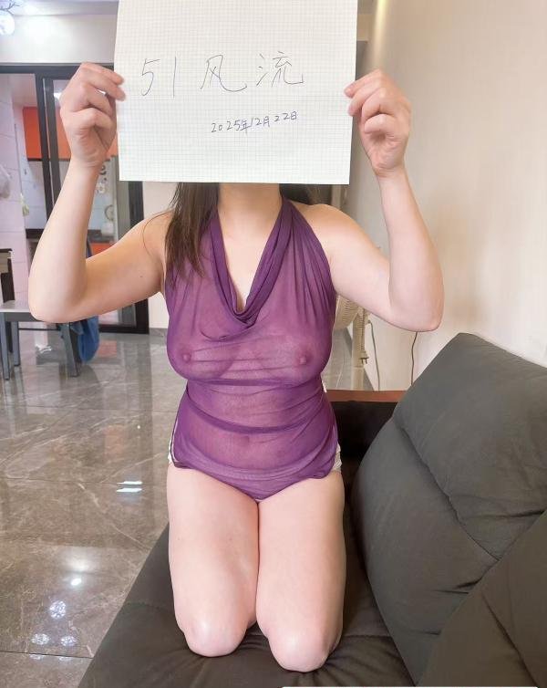 禅城大奶水床骚女-69俱乐部