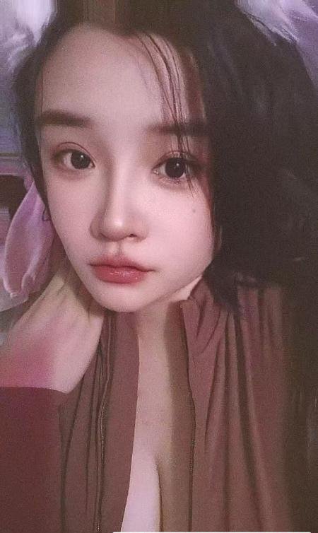 电视塔大奶Lisa-69俱乐部